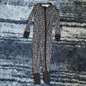 Dream Big Little Co Love Rocks 2T Zippy